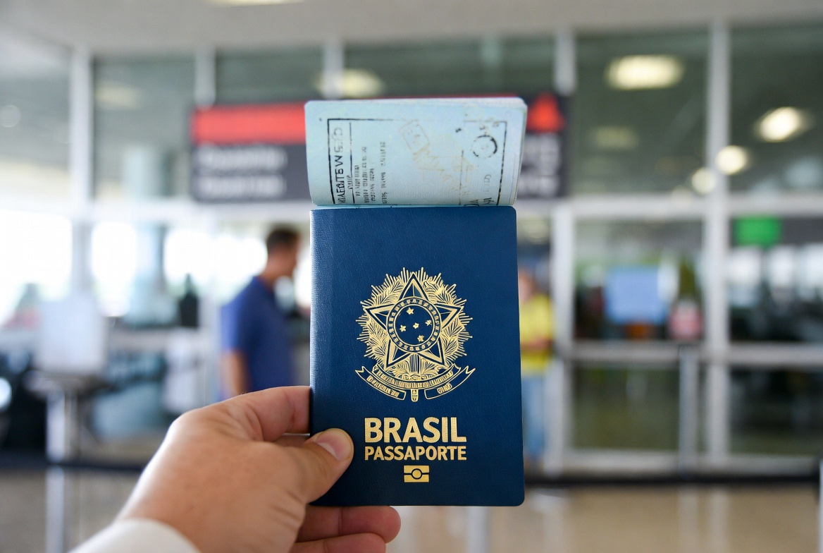 Special naturalisation graphic for marriage-based citizenship in Brazil